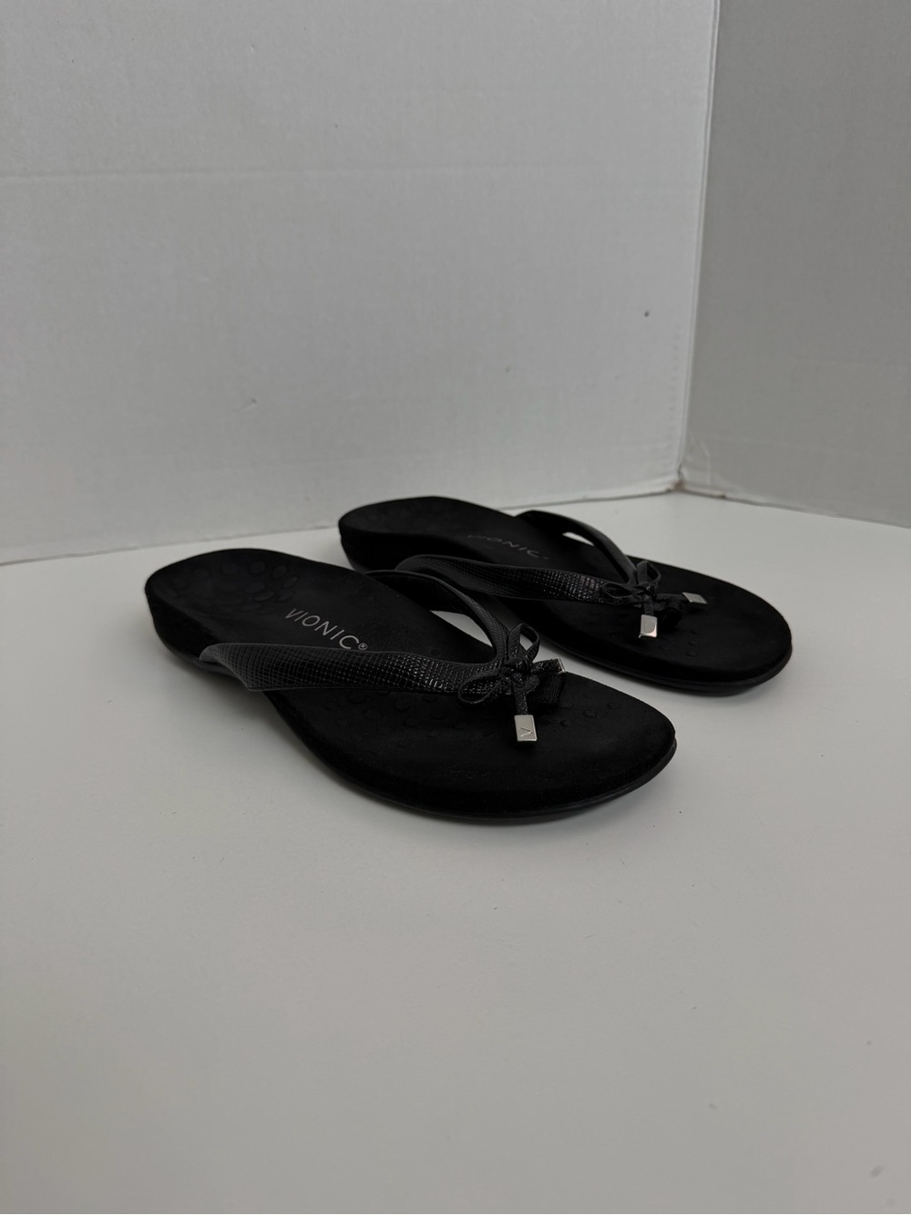 Vionic Sandals Bella Thong Bow Arch Support Comfort Travel Beach Black Silver